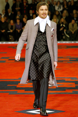 12-prada-fw-2012