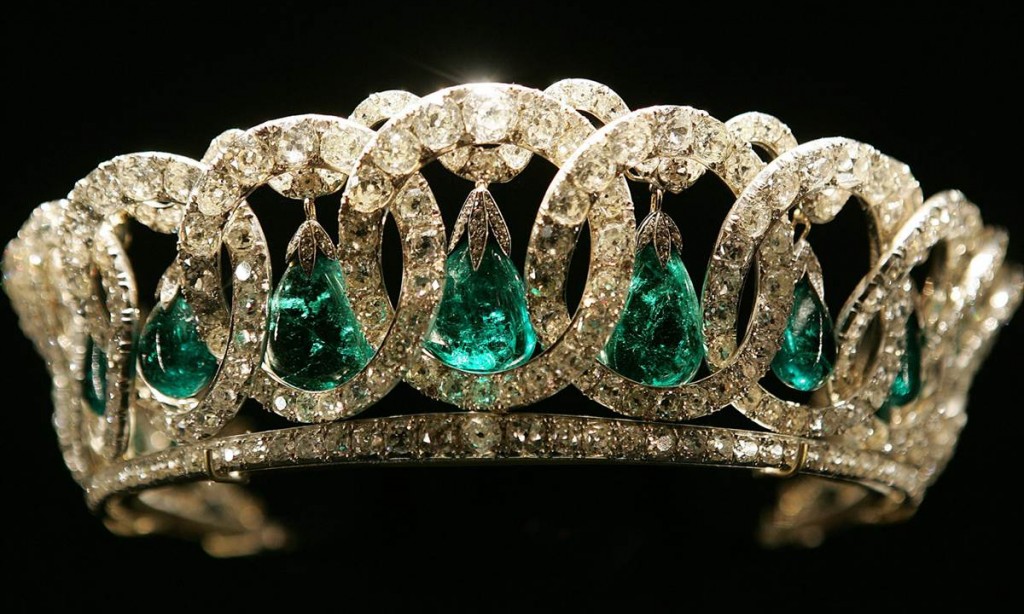 24-Greatest_Crown_Jewels03-1